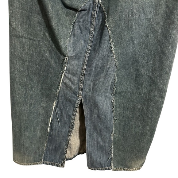 Levi's Iconic Mid Rise Slide Slit Maxi Denim Skirt Depressed Size 30 X 32 - Picture 7 of 9